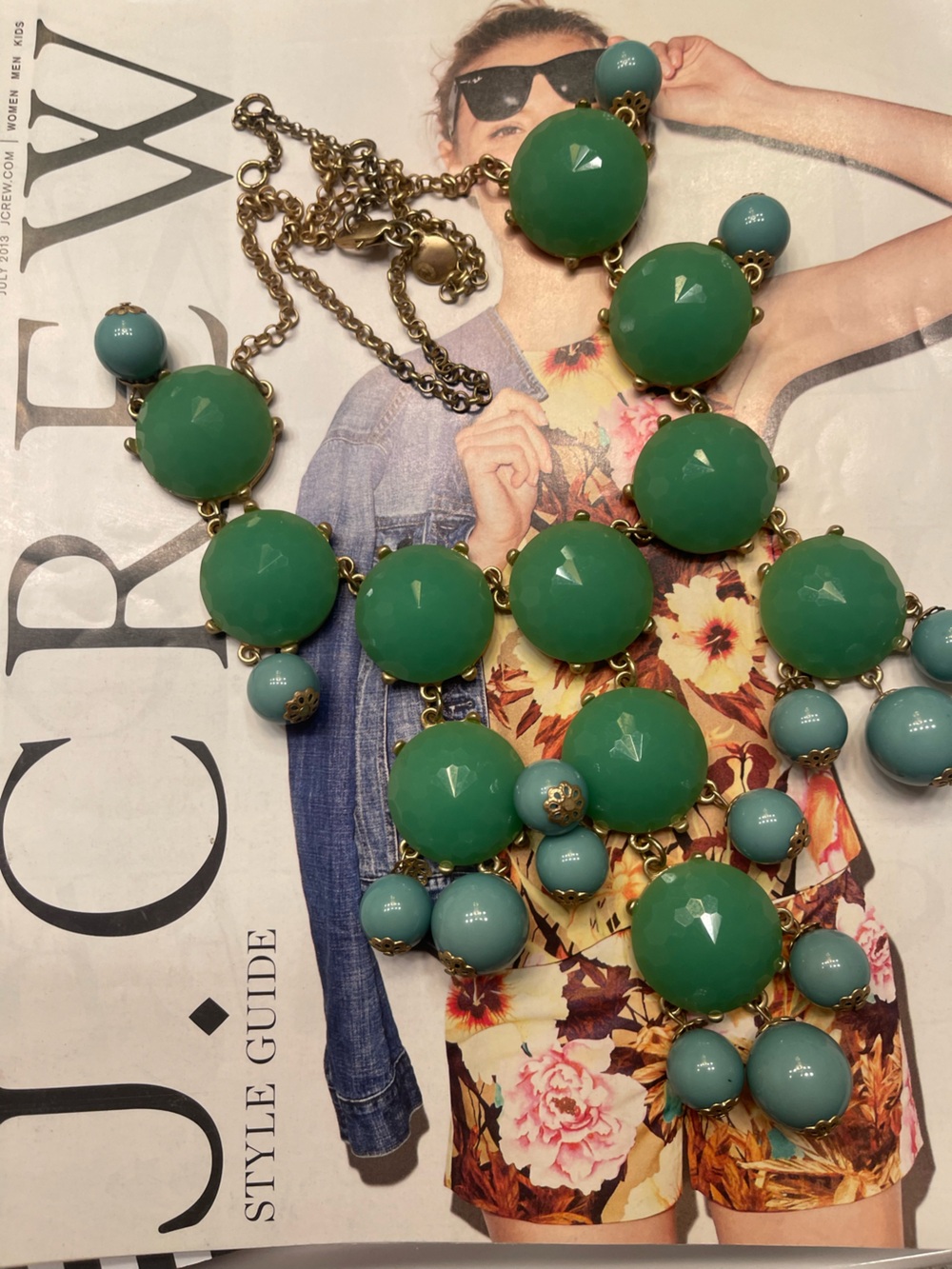 Vintage JCrew Gold-Tone Green and Teal Statement Necklace 💚